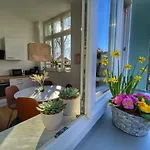 City-apartment Fuer Geniesser Mit Schoener Terrasse Διαμέρισμα *