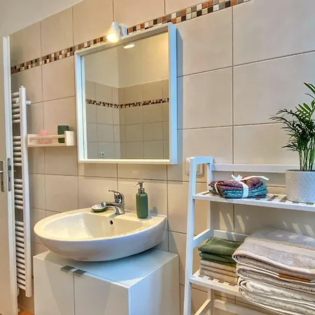 City-apartment Fuer Geniesser Mit Schoener Terrasse アパート