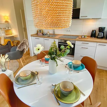 City-apartment Fuer Geniesser Mit Schoener Terrasse マクデブルク